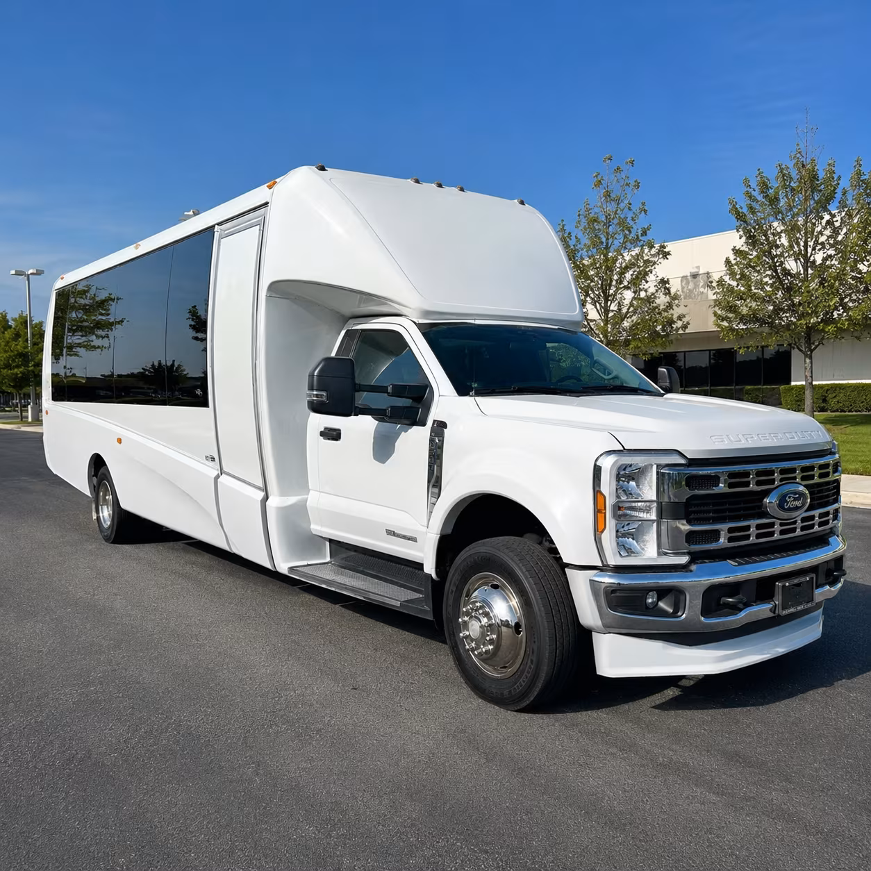 bus rentals for corporate retreats and team outings across metro detroit