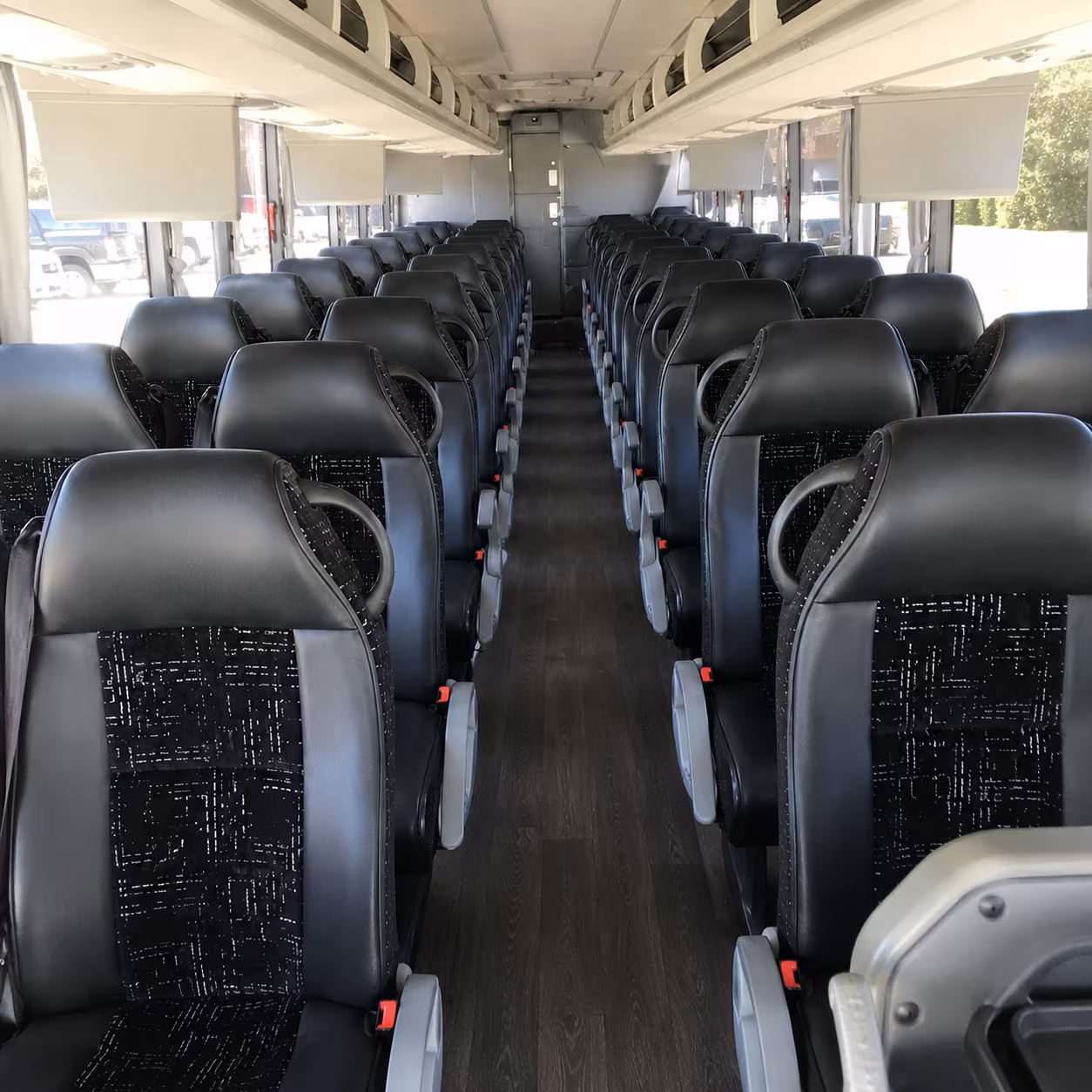 charter bus service for multi day group itineraries out of royal oak