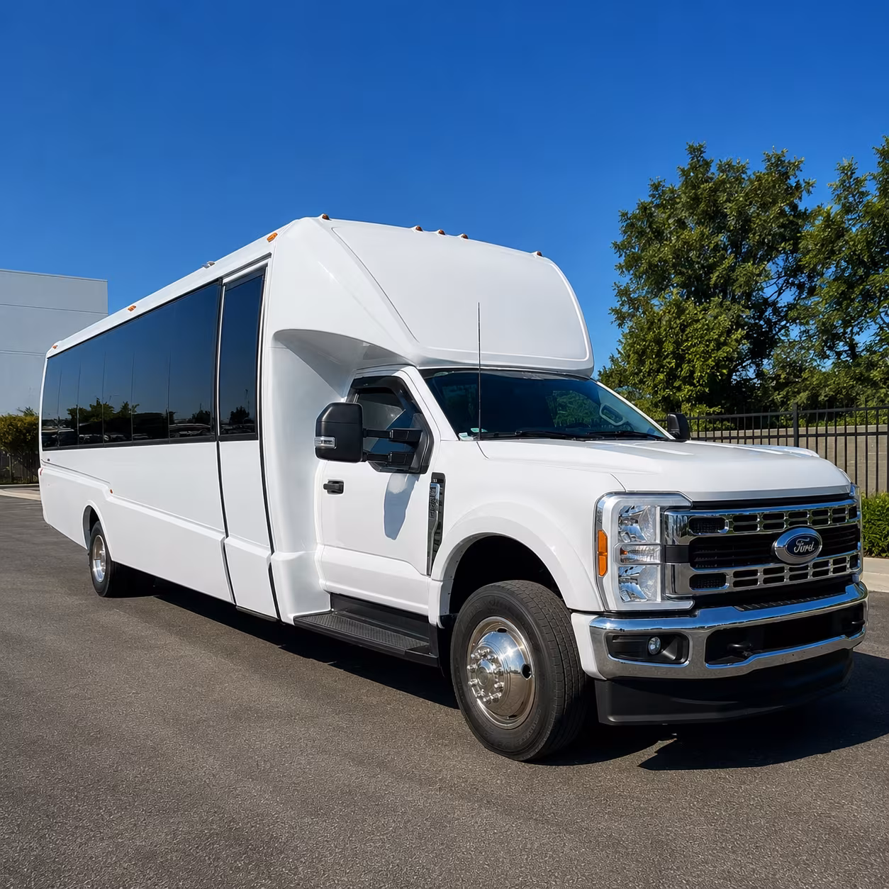 charter buses to detroit metro airport for corporate travel groups