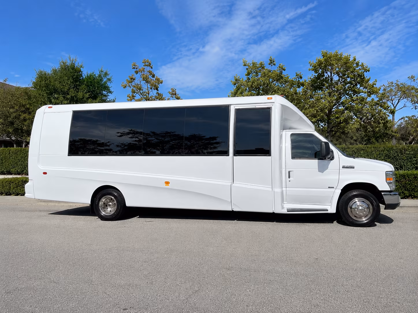 charter buses to royal oak music theatre shows