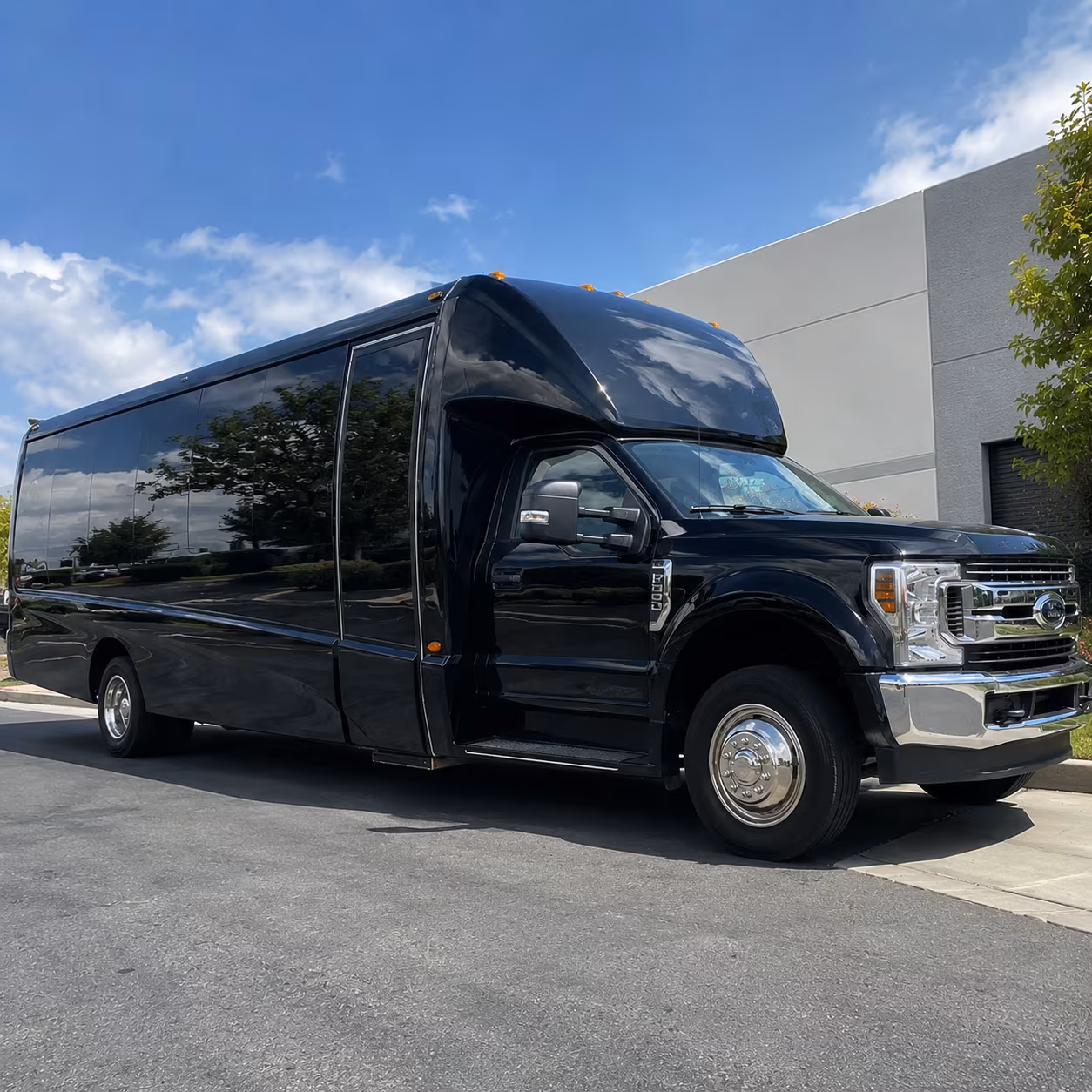 museum buses for detroit institute of arts and michigan science center trips