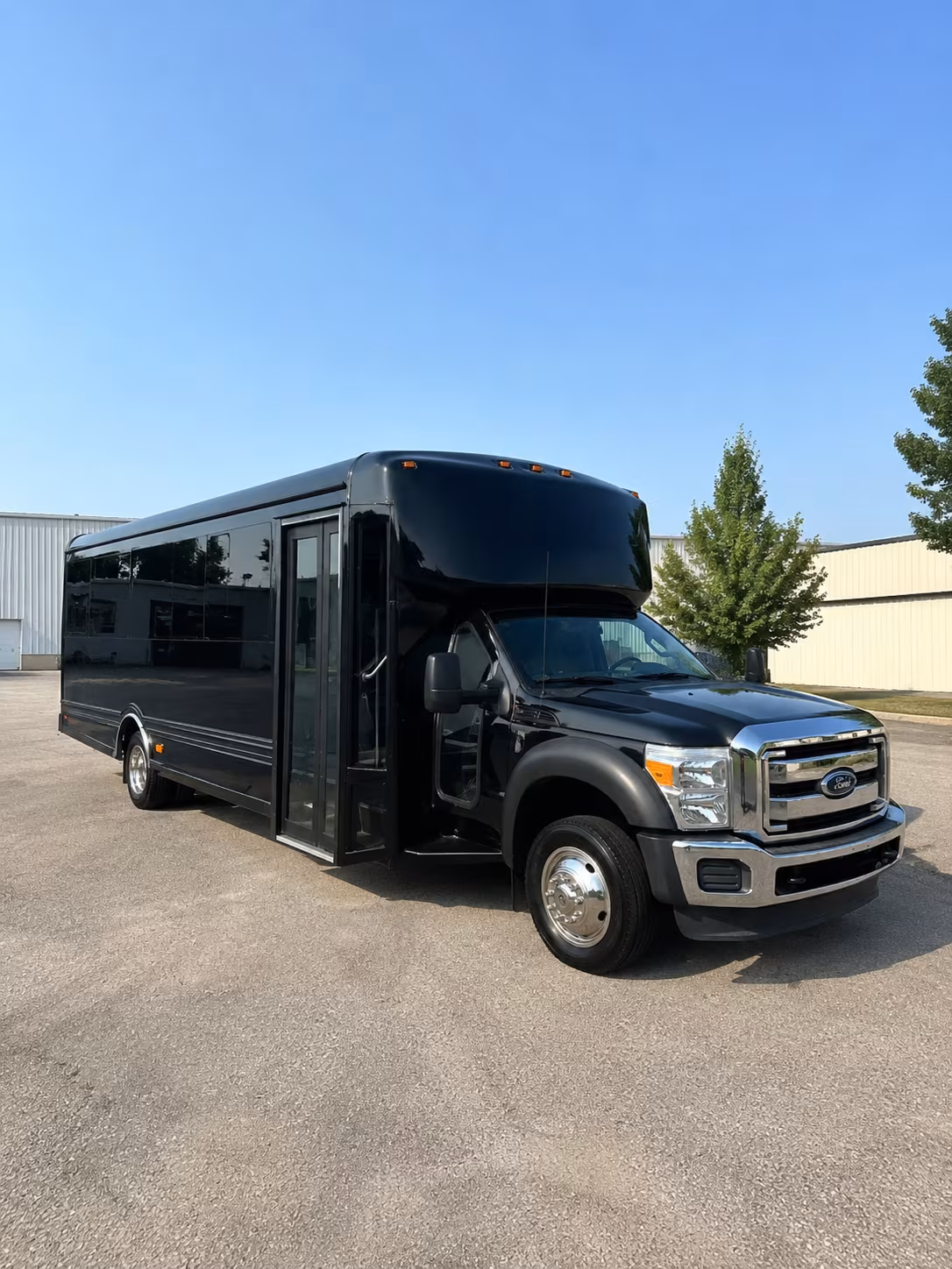 party buses for bachelorette wine tours around royal oak and oakland county