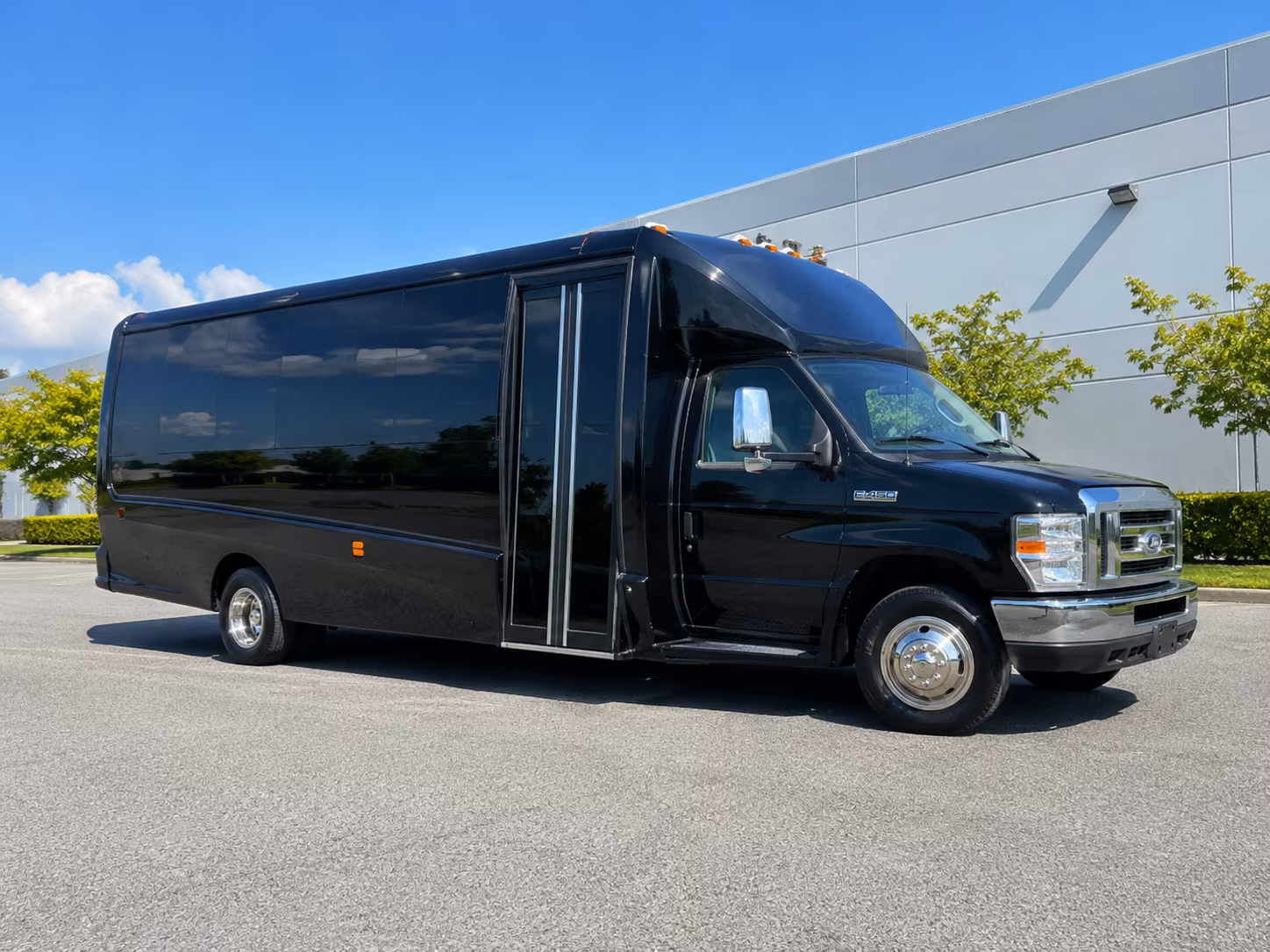 party buses to dte energy music theatre concerts