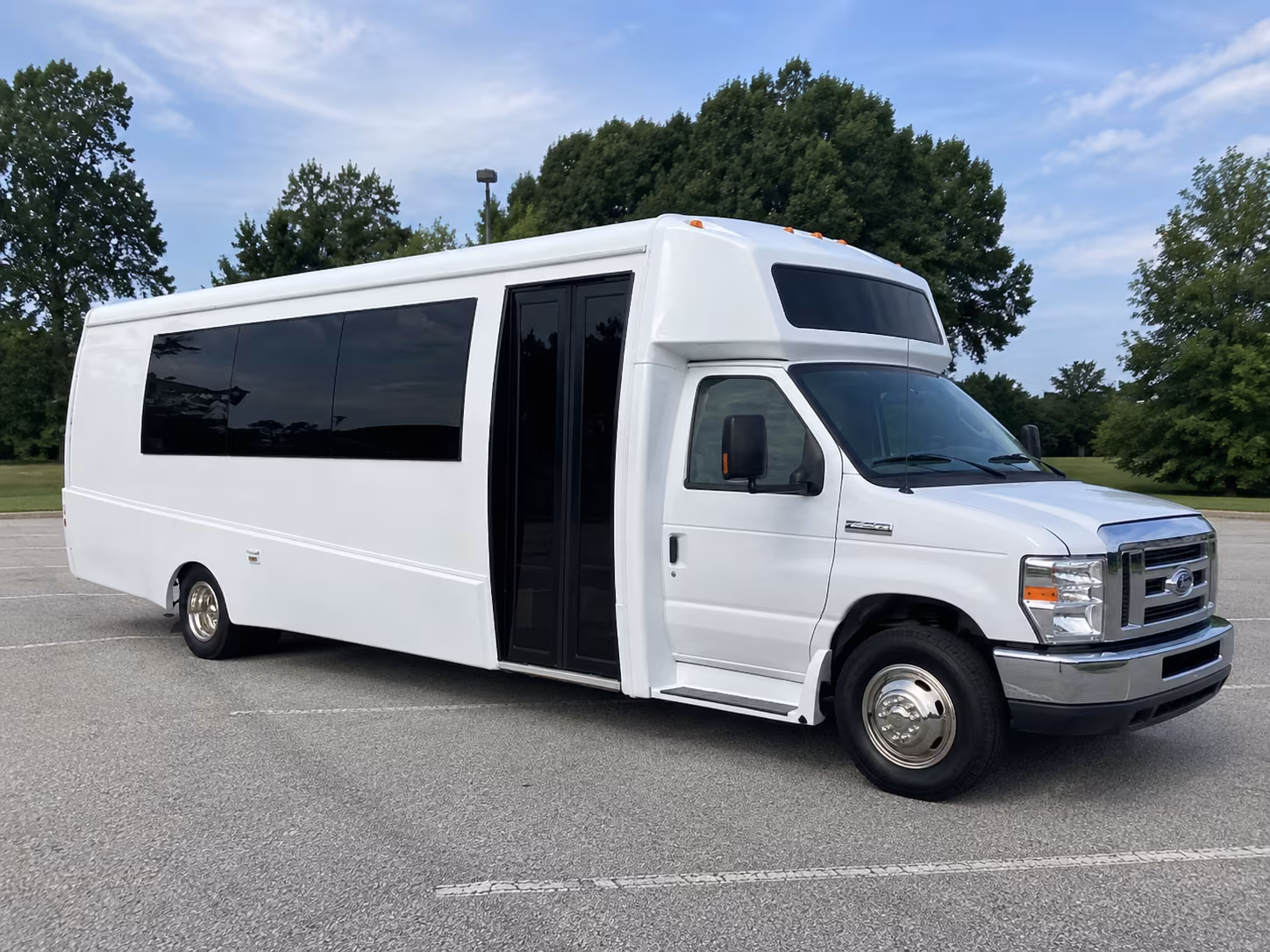 royal oak 18 passenger party bus